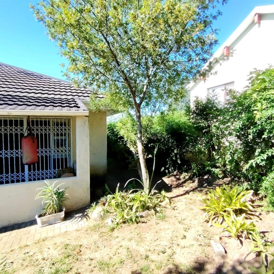 3 Bedroom Property for Sale in Summerpride Eastern Cape